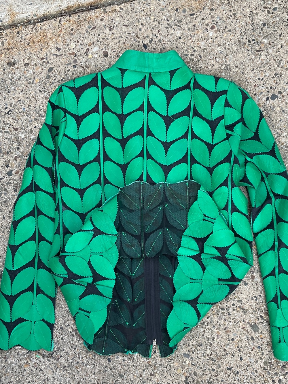 Green Leaf Pattern Zip Jacket Size Small - Picture 4 of 5